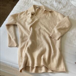 Zara Women's Tan V-Neck Sweater